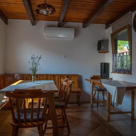Apartma Med Vinogradi Ljutomer Kültér fotó